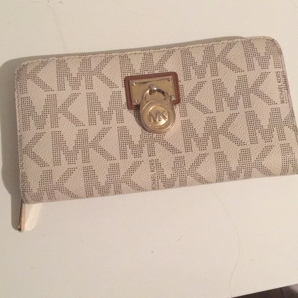 Michael kors wallet